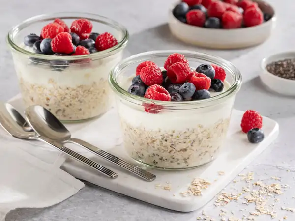 Overnight oats with yogurt – your power breakfast!