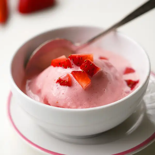 Strawberry frozen yogurt Recipe