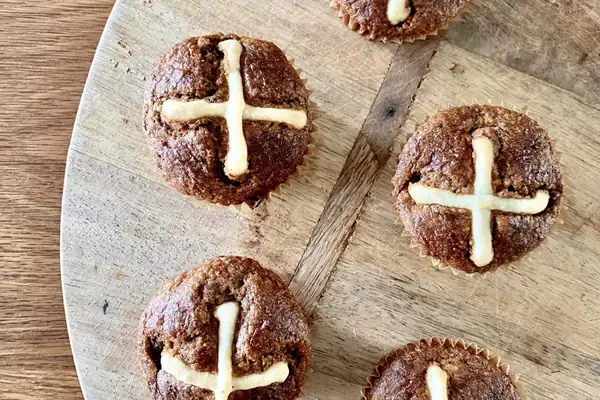 Little hot cross cakes