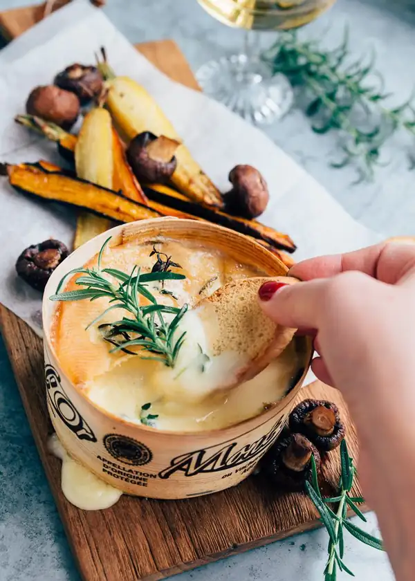 Vacherin Mont d'Or oven