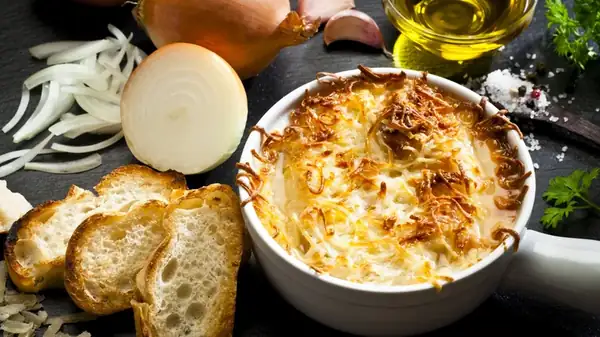 How To Avoid Soggy Bread In Your French Onion Soup
