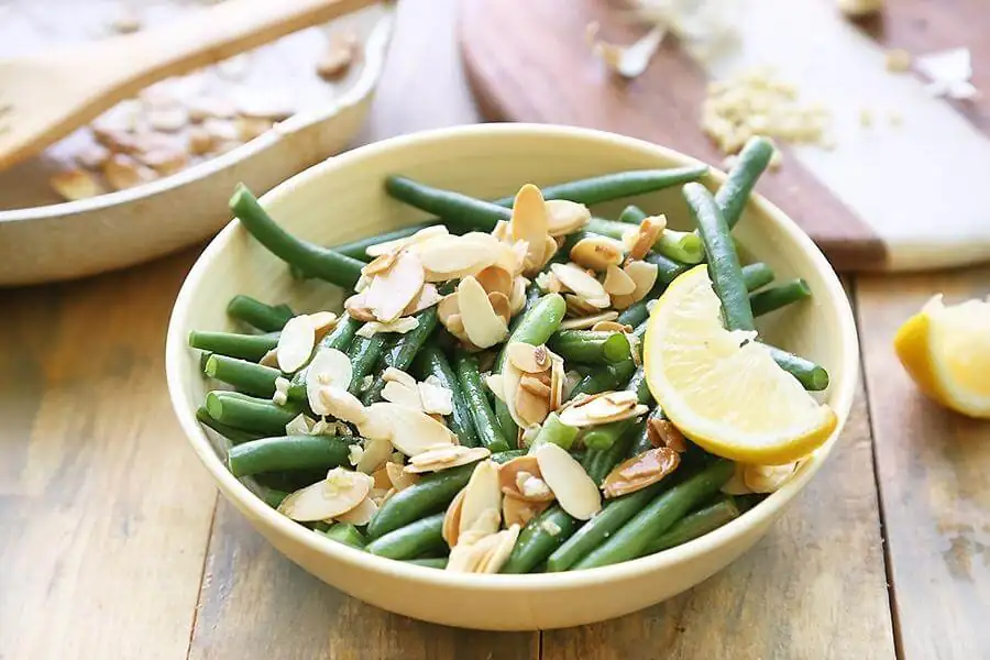Green Beans with Lemon and Almonds