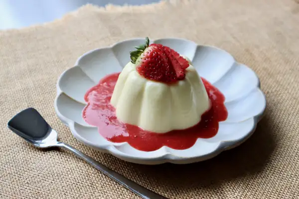 Bavarois with Strawberry Sauce Recipe