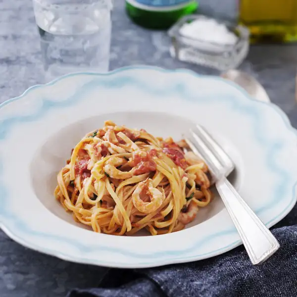 Zeta Tagliatelle Mezzanelle con gambas, limón y tomate