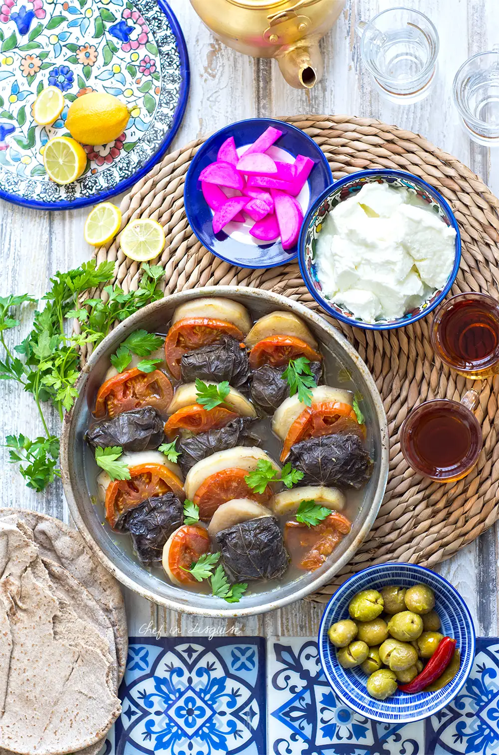kofta bil warak enab (empanadas de carne envueltas en hojas de vid)