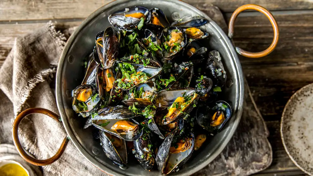 Steamed mussels