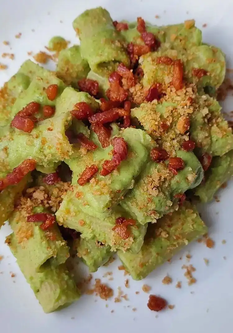 Rigatoni with Broccoli and Bacon