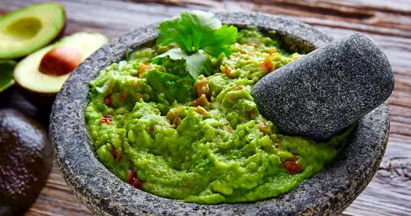 Guacamole con tomates (Receta auténtica)