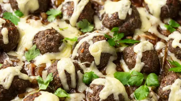 Make Decadent French-Inspired Meatballs With This Canned Soup