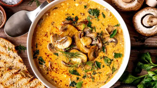 Fall & Winter Comfort Food Favorite: Creamy Paprika Mushroom Soup