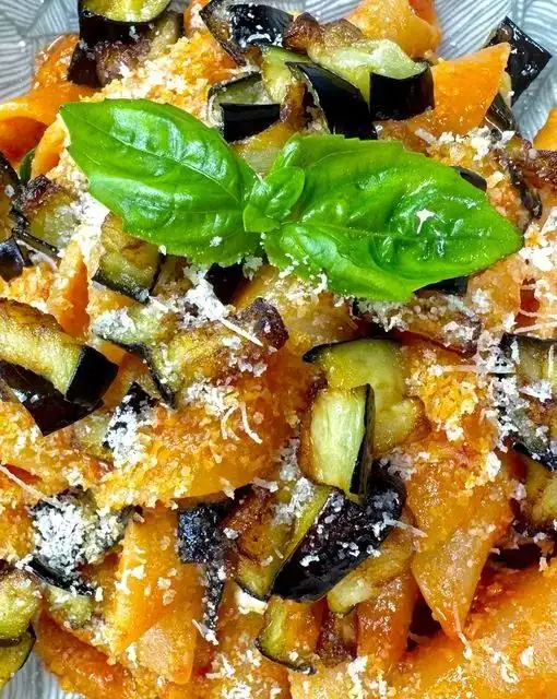 Garofalo Pennoni with Eggplant and Provola Cheese