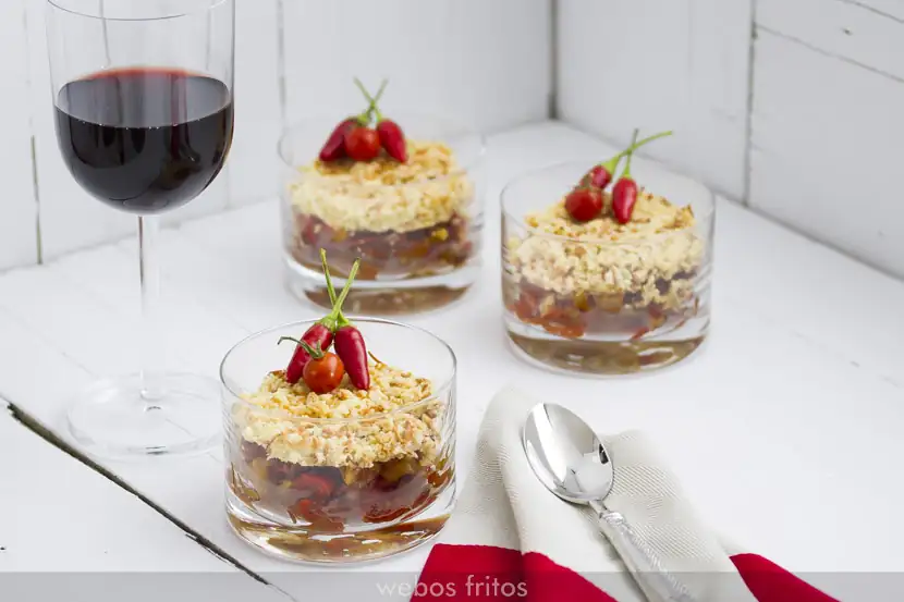 Crumble de pimiento del piquillo y tomate