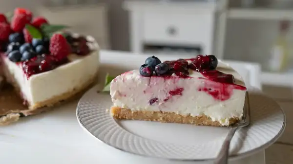 How Long To Let Your No-Bake Cheesecake Set In The Fridge