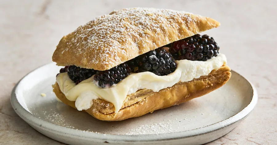 Receta de Napoleón de moras con crema de limón • 4★ • 1 h 5 min