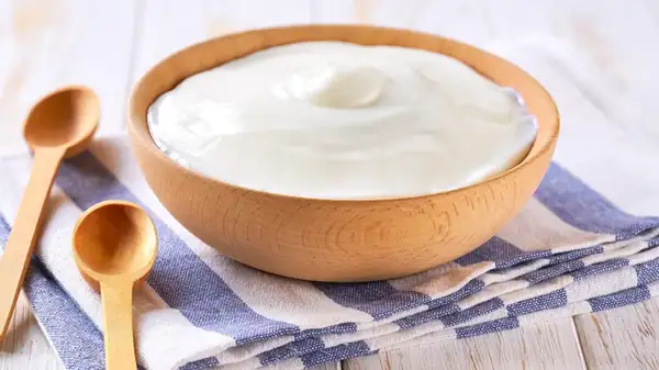 How To Sweeten Up Plain Greek Yogurt And Make It Taste Like A Decadent Dessert