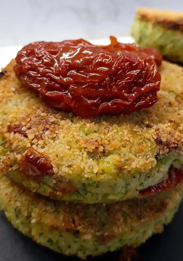Broccoli and sun-dried tomato burger