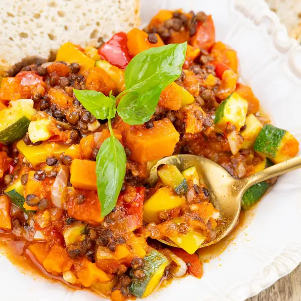 Lecho with sweet potatoes