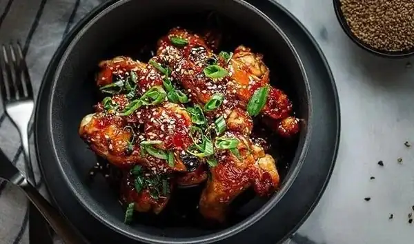 Alitas de pollo con salsa de soja y chile dulce