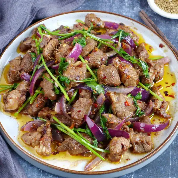 Spicy Cumin Lamb Stir-Fry (孜然羊肉)