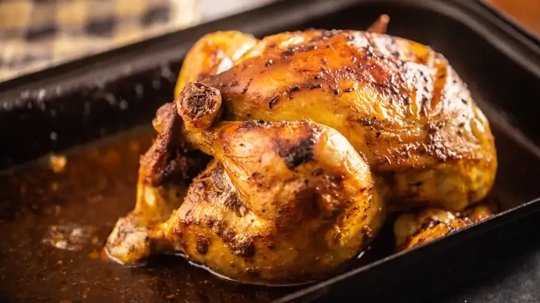 Esta fruta dulce se puede combinar con pollo asado para darle un toque italiano