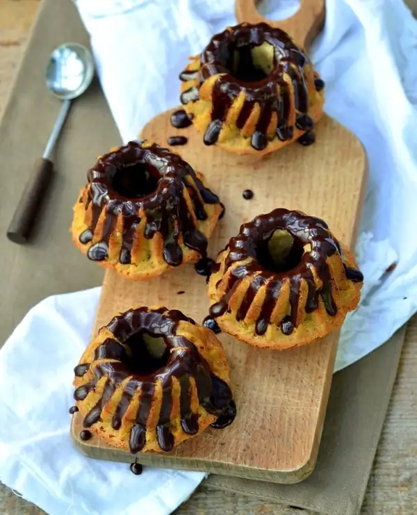 Vegan Banana & Mango Cakes