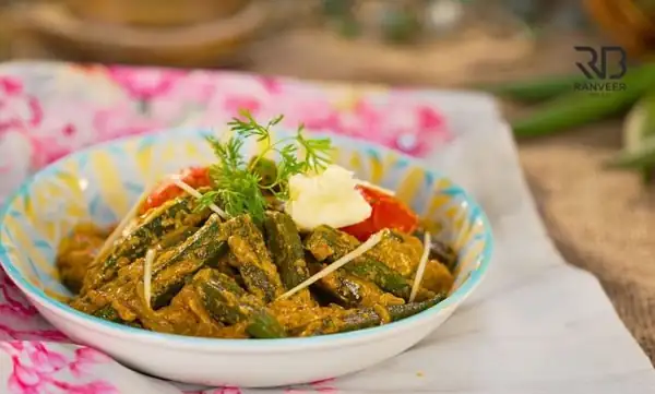 Masala de mantequilla Bhindi fácil भिंडी मसाला नए तरीके से receta picante de Bhindi Makhani Receta