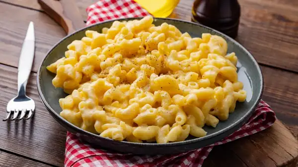 Haz que los macarrones con queso sean extra cremosos con un toque ácido