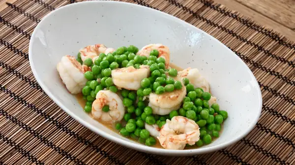 Stir-Fry Shrimp and Green Peas Recipe
