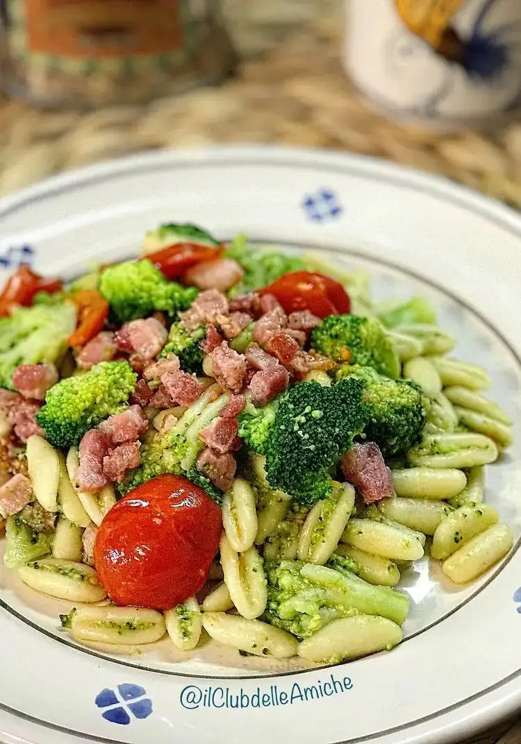 Cavatelli from Bari with broccoli and smoked bacon