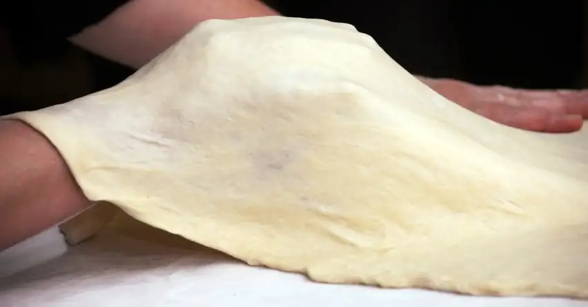 Homemade strudel dough without tearing? This is how experienced housewives prepare it
