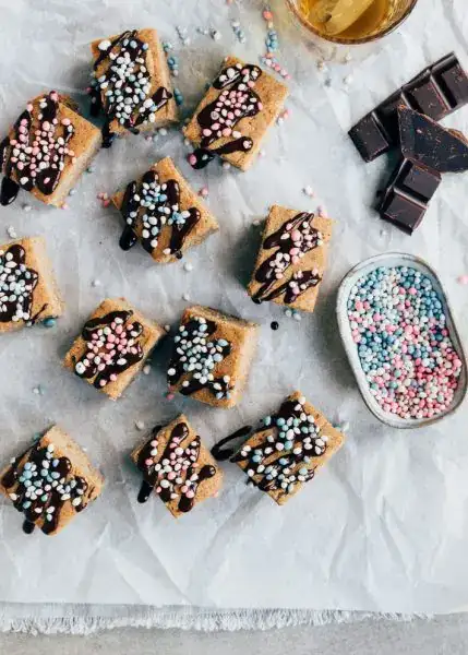 Healthy birth treat: banana bread with sprinkles