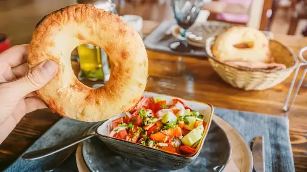 Stop Tossing Out Stale Bagels And Use Them In Your Next Salad