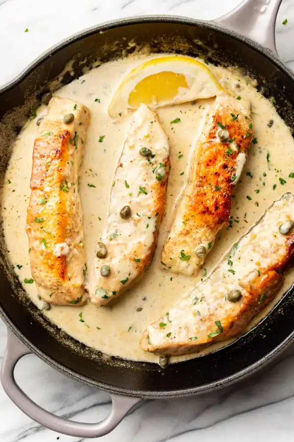 Salmón Piccata Cremoso