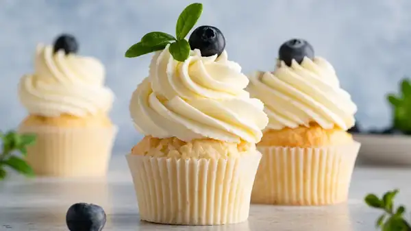 Cómo transformar correctamente la masa de tu pastel en esponjosos cupcakes