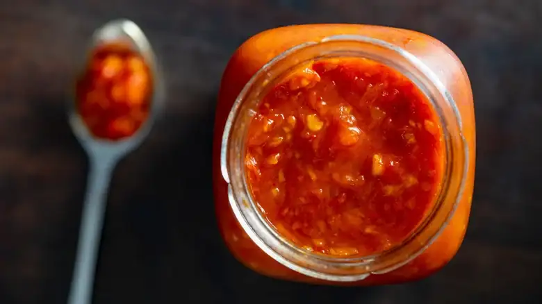 Take Boring Jarred Tomato Sauce From Bland To Bam With One Extra Ingredient