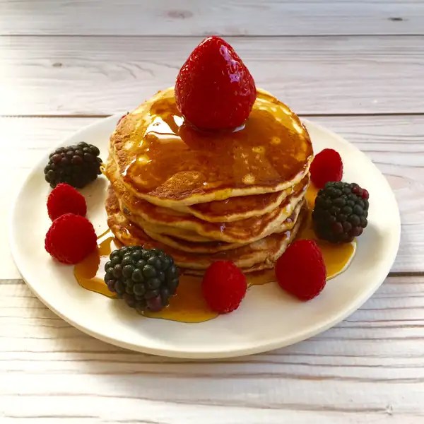 Easy Banana Pancakes With Mixed Berries