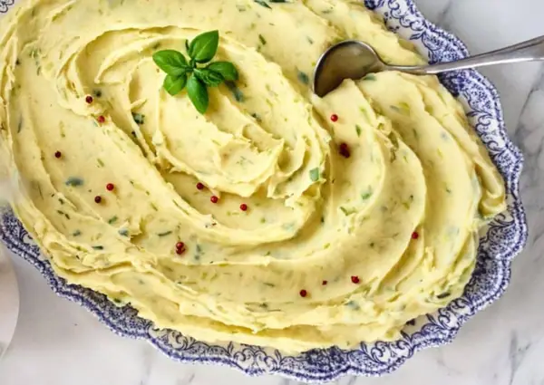 Caramelized Onion Mashed Potatoes with Greek Yogurt