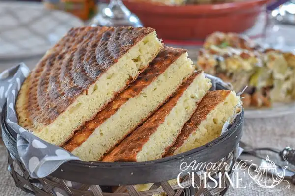 Soft pan-fried matlouh: recipe for Algerian Arabic bread