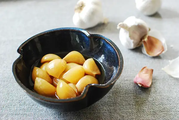Pickled Garlic (Maneul Jangajji)