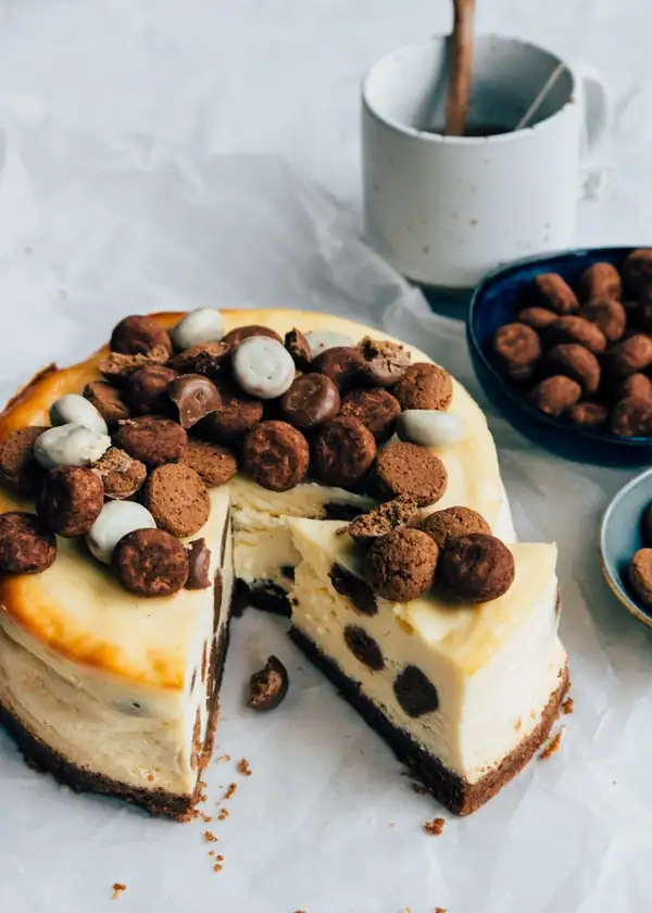 Spiced cookie cheesecake