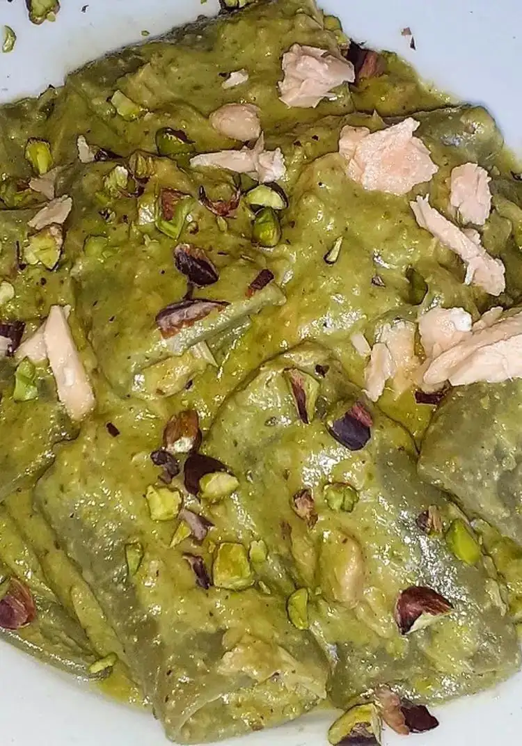 Pistachio Paccheri with Pistachio Pesto and Salmon Fillets