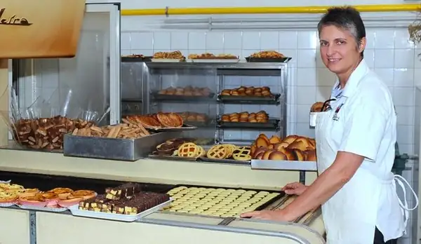 Innocenti Biscuit Factory in Trastevere, pastries and pizzas like they used to be