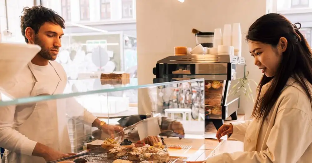 Gone in seven seconds: why cafés need quick wins at their bakery counters