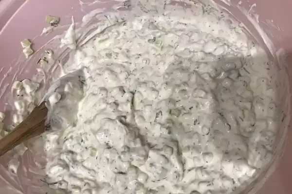 Dry tarator with strained yogurt