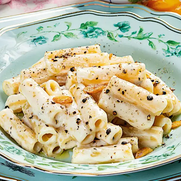 Cacio e pepe y... ¡salsa bechamel!