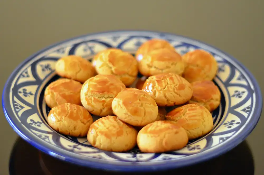 Moroccan Ghoribas with Honey