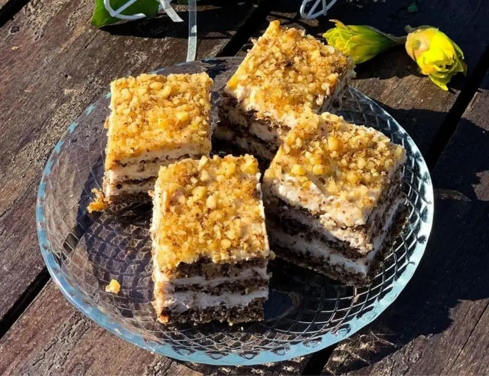 Pastel Krantz Crujiente (Pastel de Nueces con Nueces Confitadas)