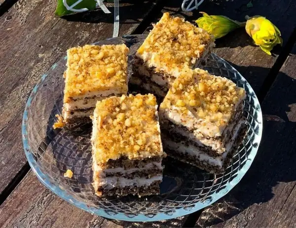 Pastel Krantz Crujiente (Pastel de Nueces con Nueces Confitadas)