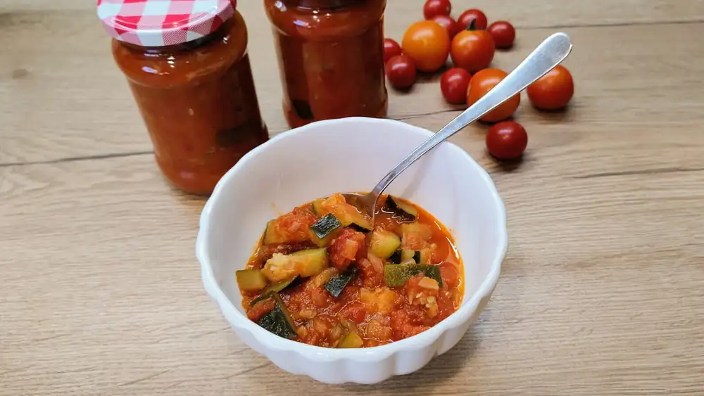 Zucchini in tomato sauce for the winter