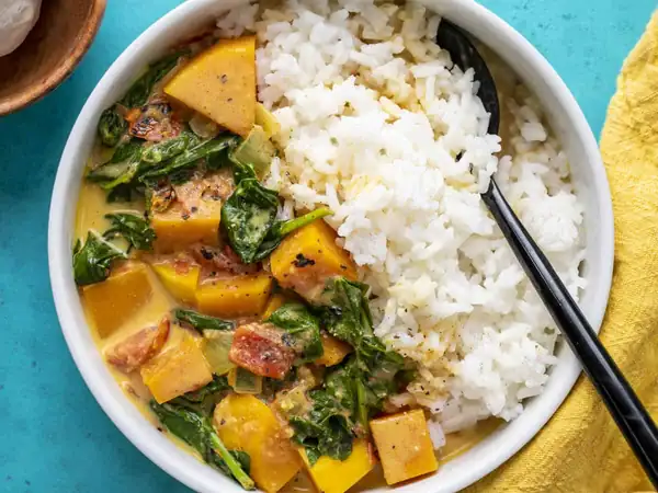 ¡Mis garbanzos al curry son realmente sencillos, rápidos y SÚPER sabrosos!